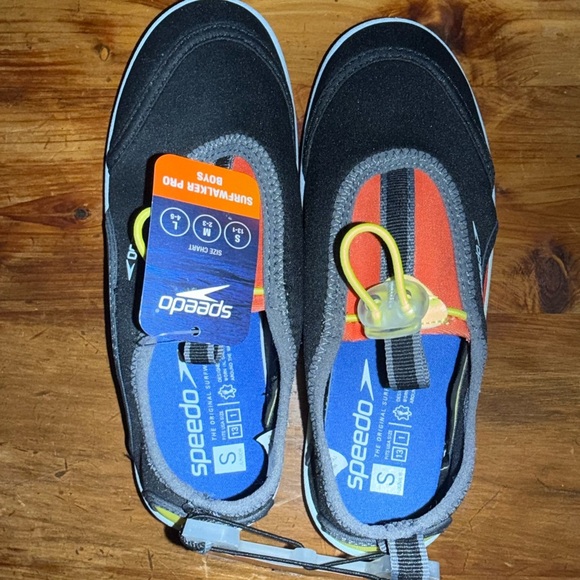 Speedo Junior Water Shoes - Black and Red, Size Small 13/1 - Picture 3 of 6